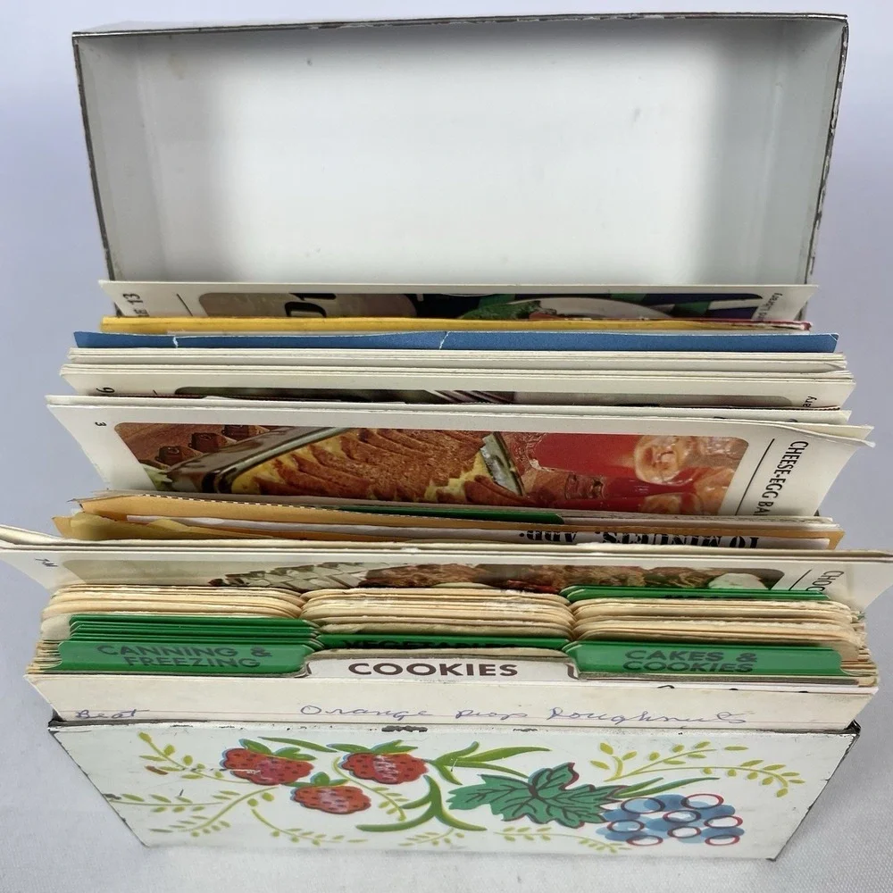 Vintage‎ J Chein USA Metal Recipe Box w Recipe Cards Fruit Floral Tin